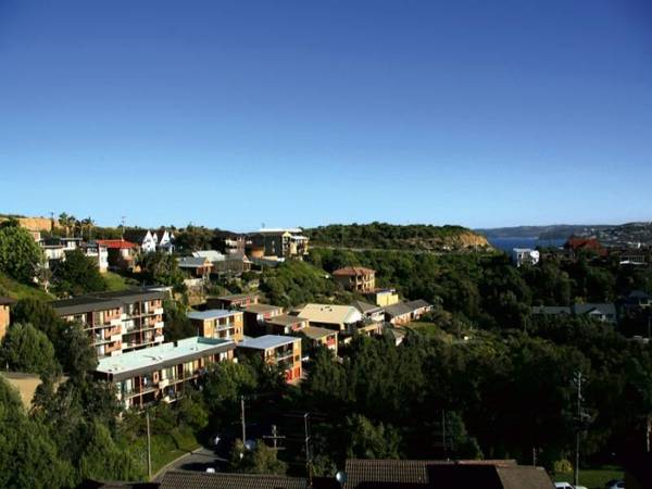 UNSURPASSED LUXURY - UNPARALLELED VIEW Picture 2