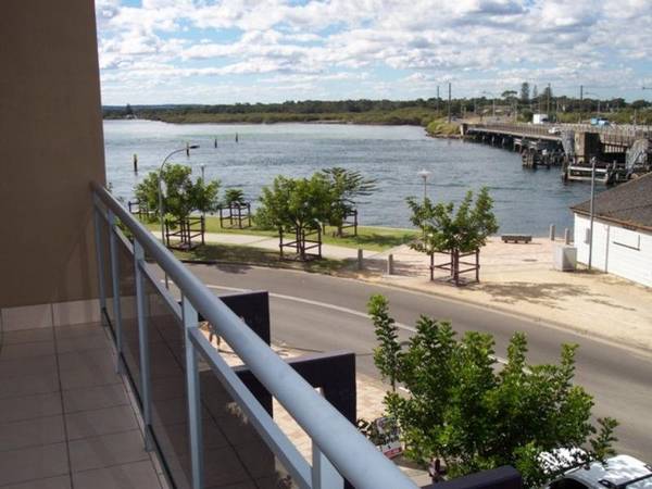 Waterfront Apartment Living Picture 1