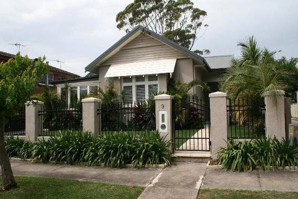 FINE FAMILY LIVING - STUNNING RESIDENCE Picture 1