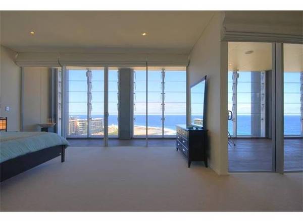 THE MAGNIFICENT YORK Picture 3