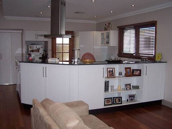 HOME IN THE HEART OF HAMILTON Picture 2