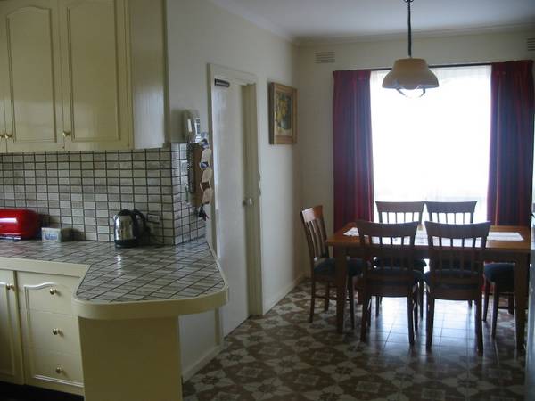 Accomodating Family Home With 5 Bedrooms Picture