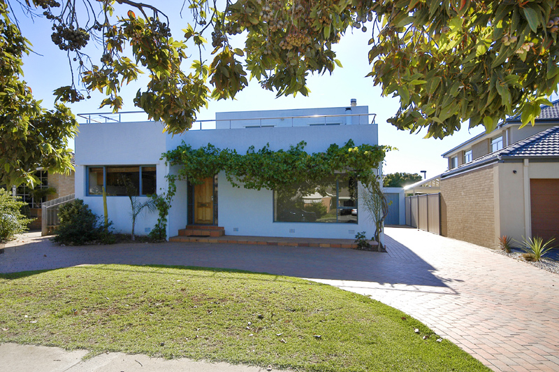 Best Value 4 bedroom home in Keilor Village Picture 1