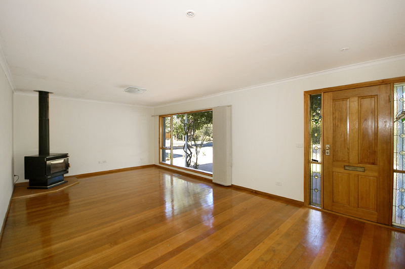 Best Value 4 bedroom home in Keilor Village Picture 3