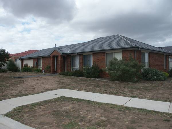 Modern Home with room for the whole family Picture 3
