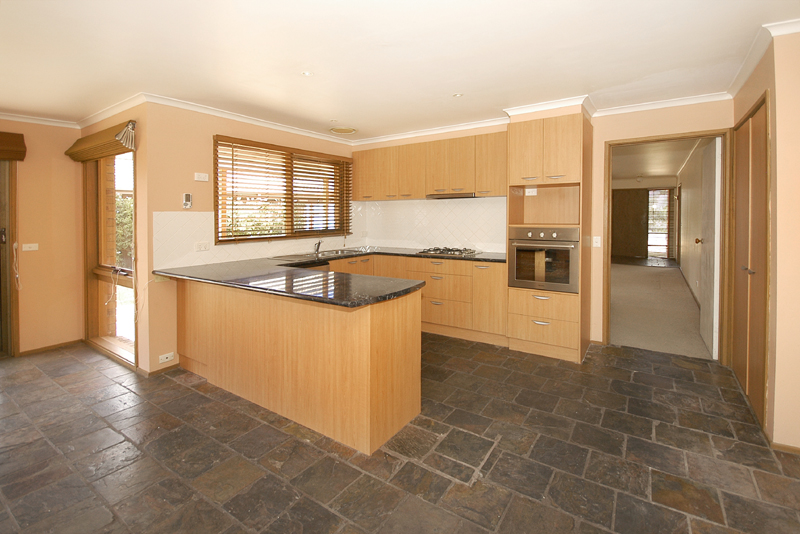 Affordable - 5 Bedroom Accommodation Picture 2