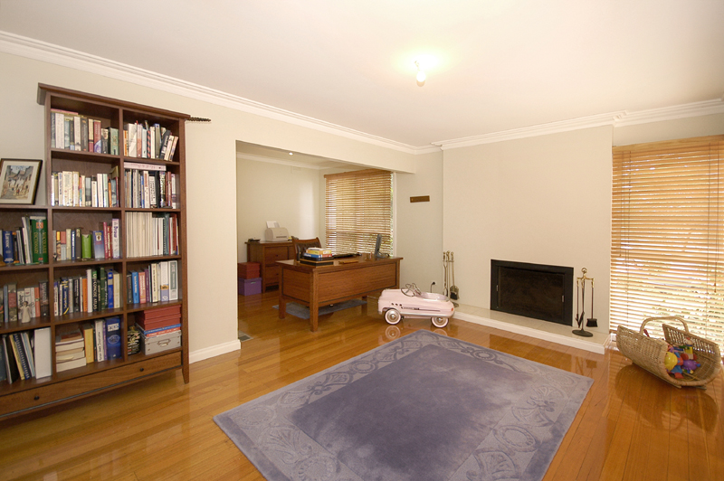 Large Family Home - 3 Living Zones Picture 2