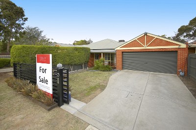 Enjoy the Keilor Village Lifestyle Picture Enjoy the Keilor Village Lifestyle Picture