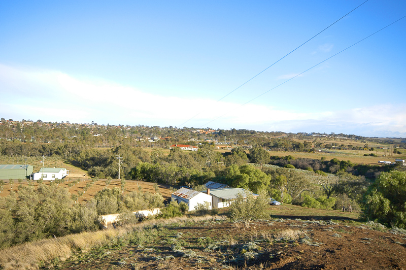 2.534 ha close to Keilor Village with River Frontage Picture 2