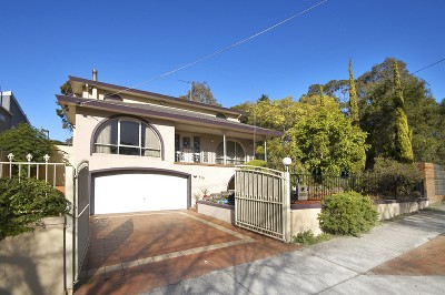 A Full House Picture A Full House Picture