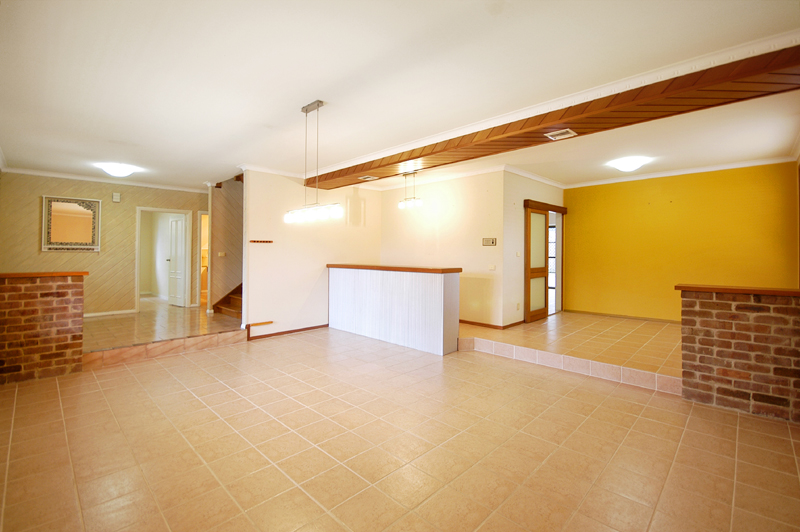 Family Proportions - 5 bedrooms + study Picture 3