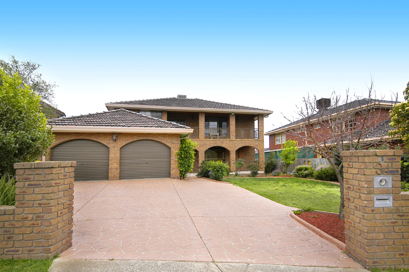 Family Proportions - 5 bedrooms + study Picture 2