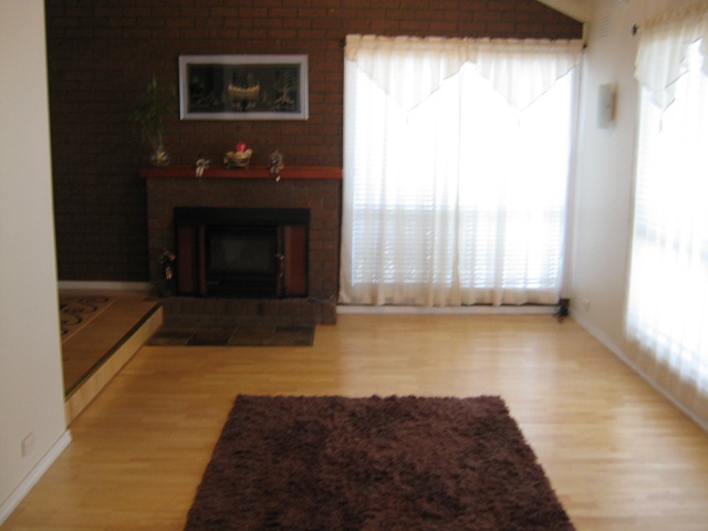 Bright and Clean In an excellent Location Picture 2