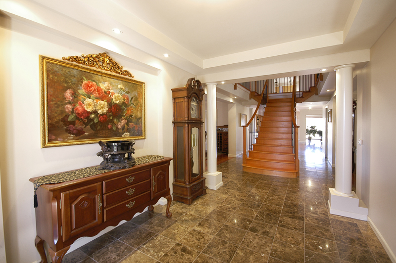 A Grand Home of Family Proportions Picture 3