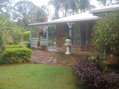 Lifestyle Property on Acreage Picture Lifestyle Property on Acreage Picture