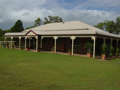 RARE FOUR ACRE ABSOLUTE BURRUM RIVERFRONT WITH DUAL LIVING Picture