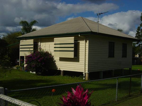 THREE BEDROOM TIMBER HOME AT GREAT LOCATION Picture 1