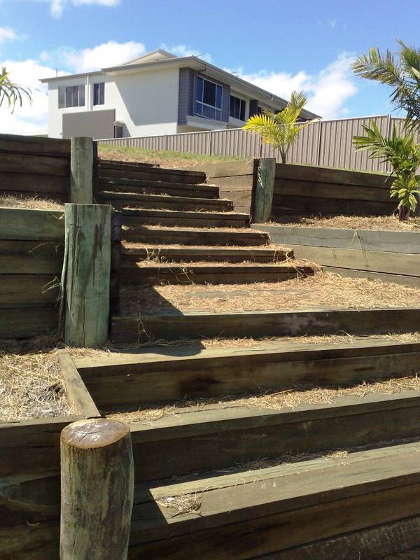 Beautiful Duplex Block Superb Location Picture 3