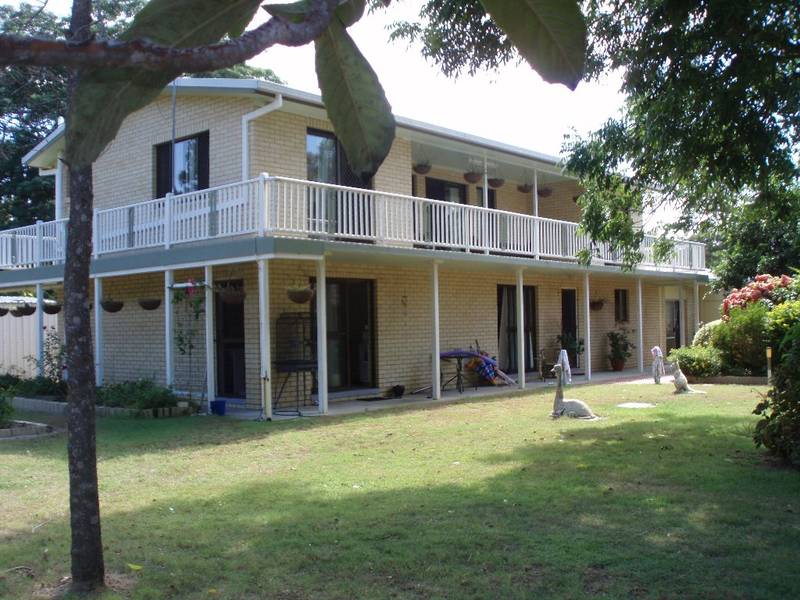 Beachfront Home in Picture Perfect Toogoom! Picture 1
