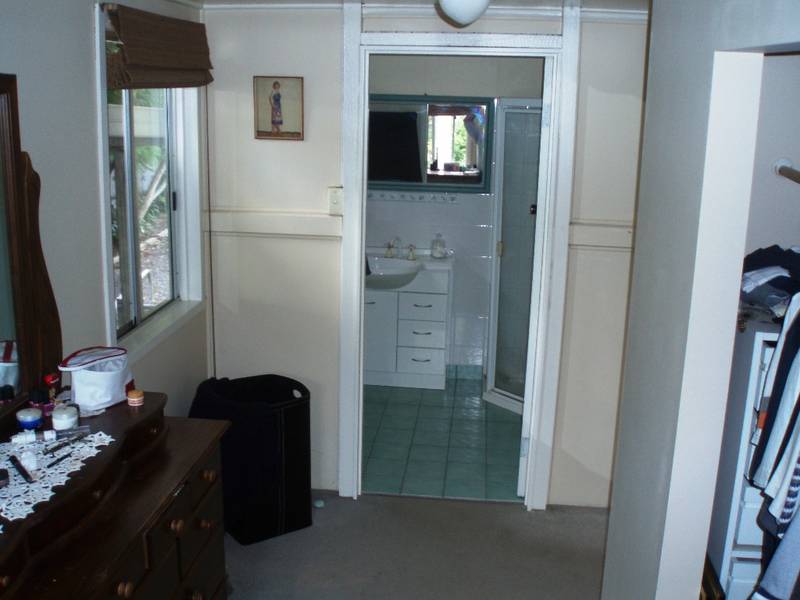 Large Family Home Picture 3