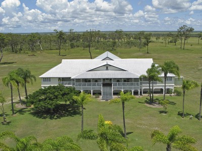 Monumental Historical Manor Picture