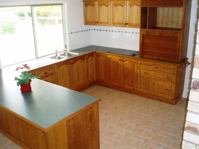 Large Home on Two Titles Picture 2