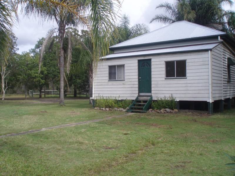 Tradesman's Paradise - 10 Acres with the House Thrown In! Picture 1
