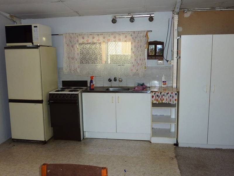 Shed home on 1/4 Acre, LOOK ONLY $118k Picture 2