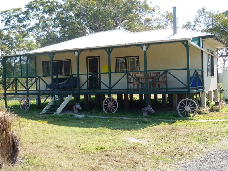 40 Acre Residence & Home Business Picture 1