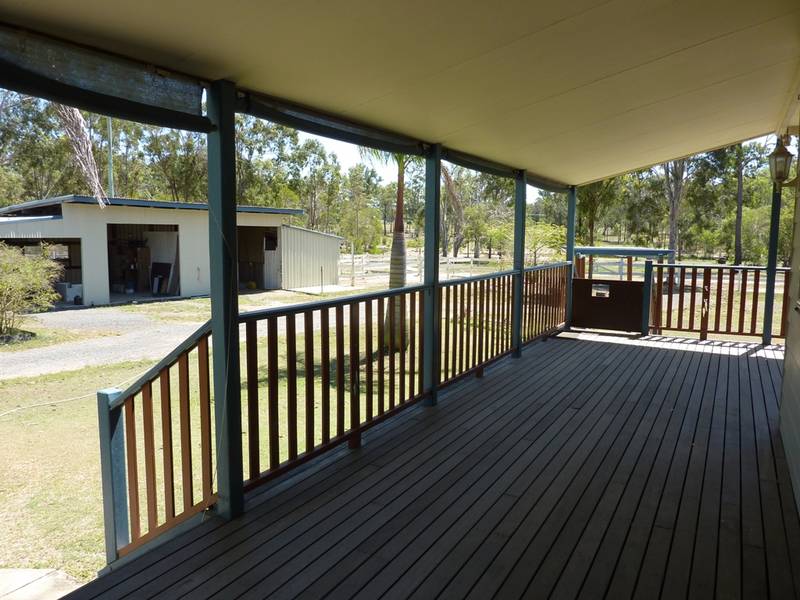 Prominent Country Homestead on 5 Acres - Must Be Sold! Picture 2