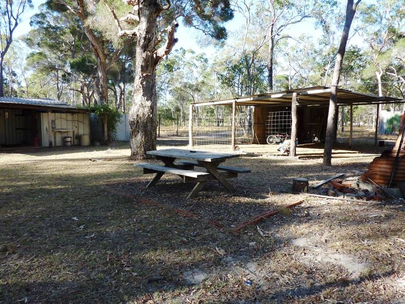 10 Acres plus Shed / Holiday Home Picture 3