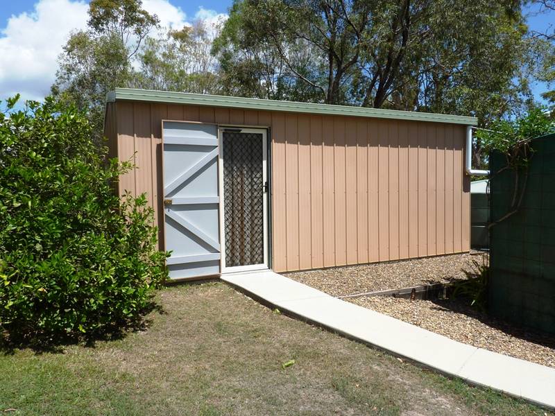 5 ACRE LIFESTYLE CLOSE TO THE BEACH Picture 3