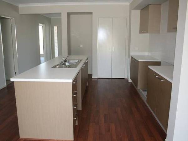 Brand new family home in Lakeside, 4 Plus Study Picture 2