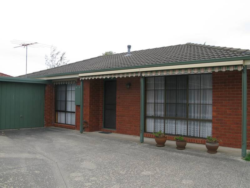 Sell the car and walk to everything! Picture 1