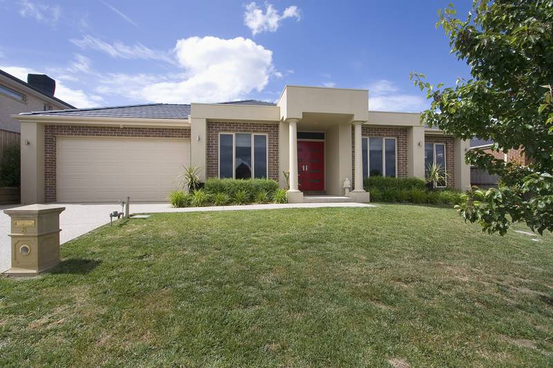 Splash around in King Sized Comfort Picture 1