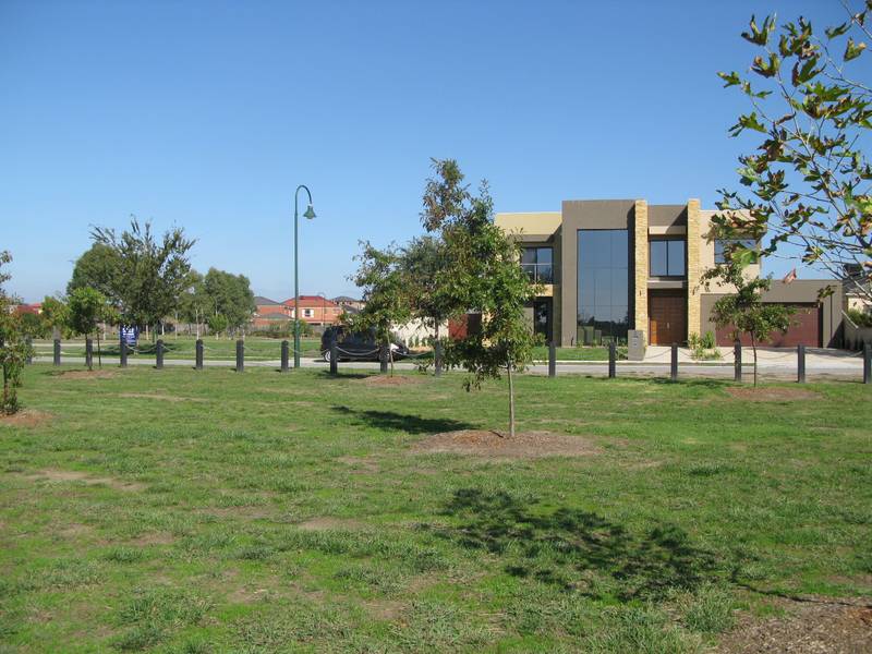 WONDER WHAT THE POOR PEOPLE ARE DOING!! Picture 3