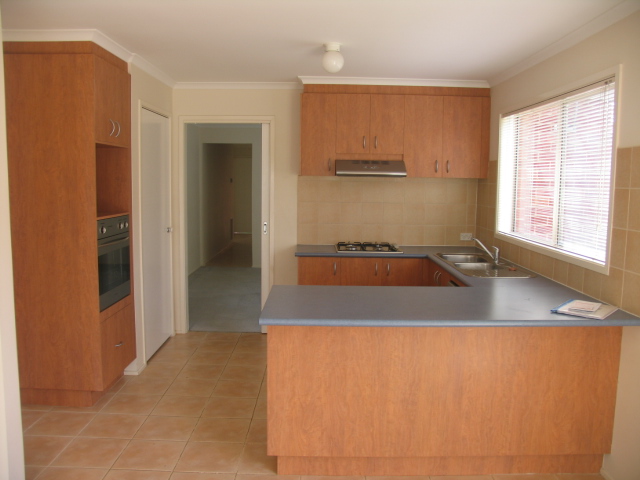 Neat and tidy compact home Picture 2