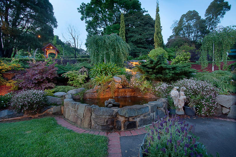 THE JONES's WILL NEVER KEEP UP! Picture 2