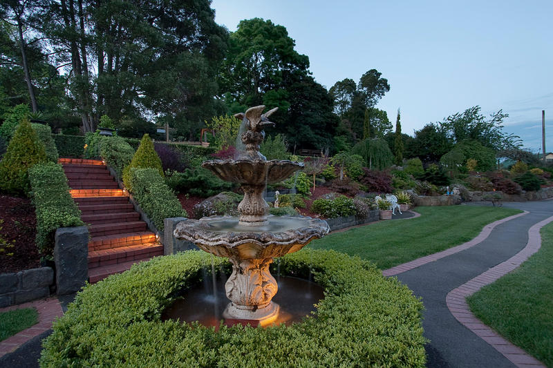 THE JONES's WILL NEVER KEEP UP! Picture 3