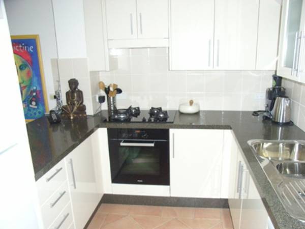 Avalon Holiday Apartment Picture 2