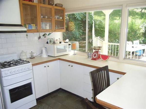 Charming Four Bedroom Home - Short term lease Picture 3