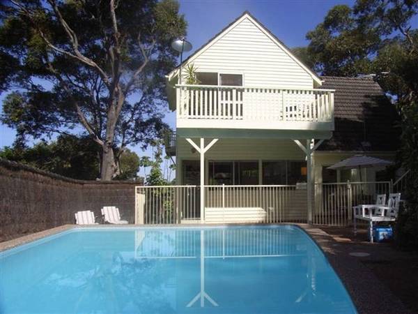 Charming Four Bedroom Home - Short term lease Picture 2
