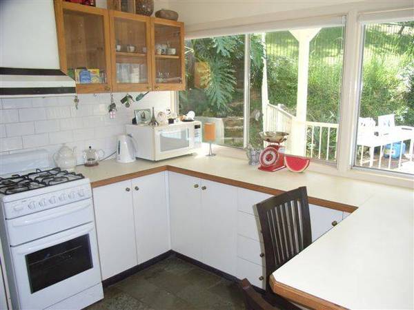 Charming Four Bedroom House Picture 3