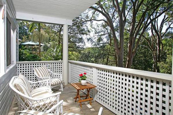 Contemporary and Convenient - Short term lease Picture 3