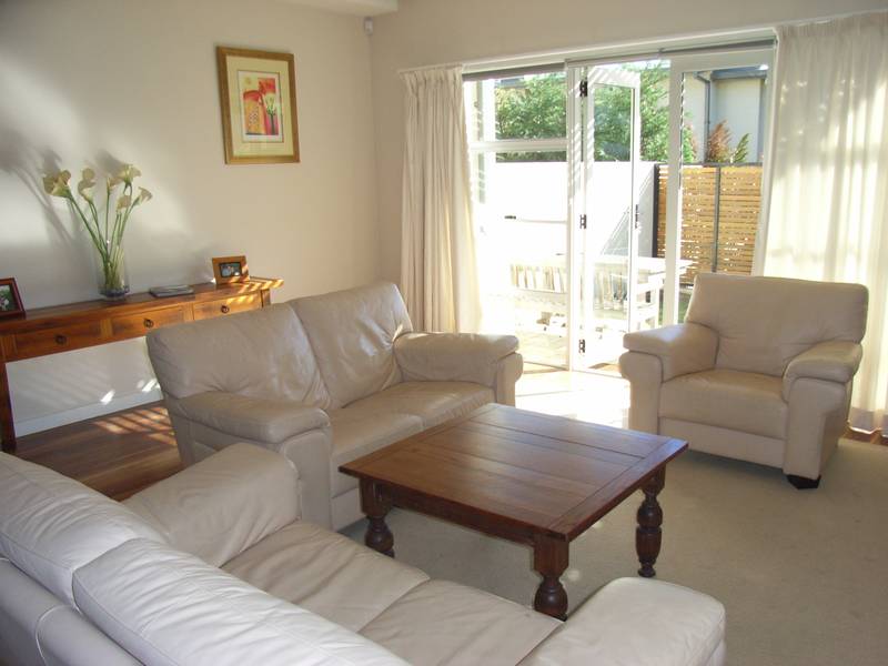 Townhouse In The Heart of Avalon! Picture Townhouse In The Heart of Avalon! Picture