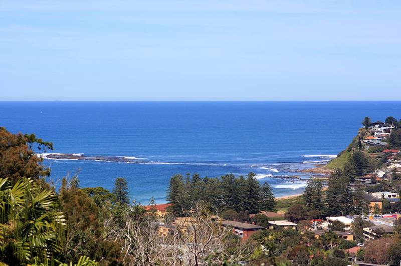 Georgeous light filled home with privacy and stunning views! Picture 3