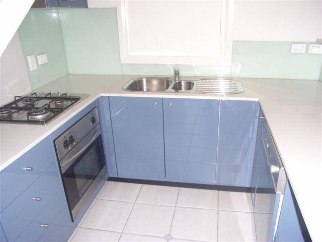 Just a stroll to the beach! Picture 1