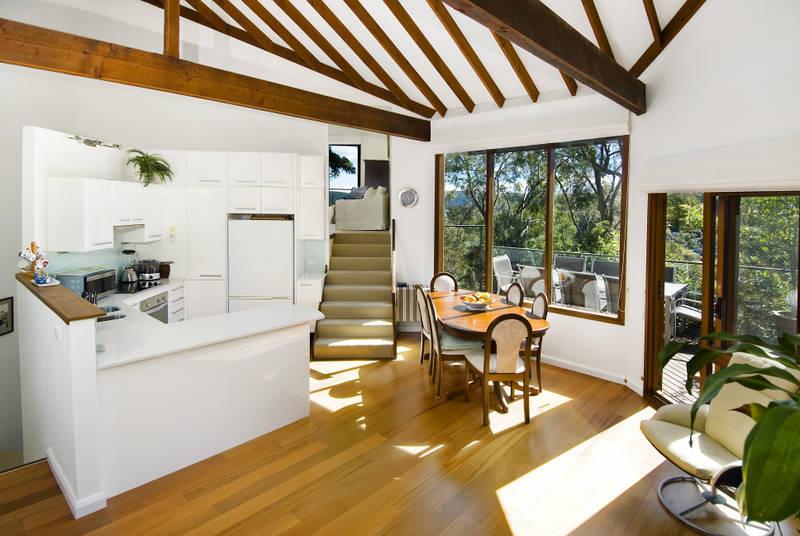 Private Retreat with Views! Picture 3