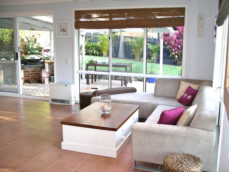 Excellent Single Level Beach Style Home Picture 2