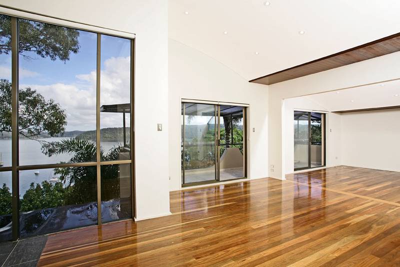 Luxury Living with Pittwater Views Picture 2